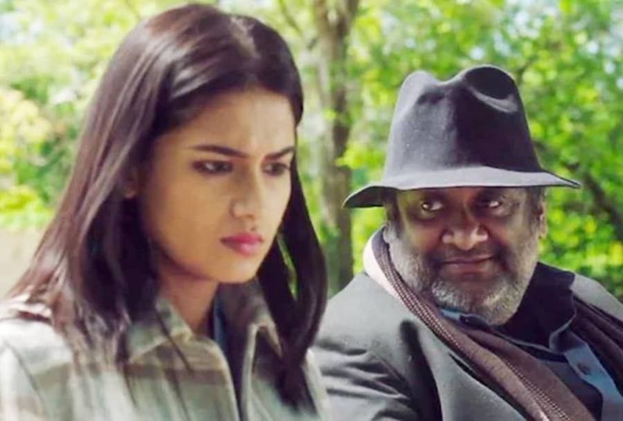 অতনু ঘোষের ‘আরো এক পৃথিবী’ ছবিতে তাসনিয়া ফারিণ, কৌশিক গঙ্গোপাধ্যায়।