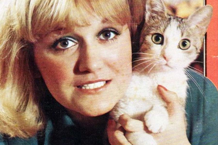 All need to know about Vesna Vulovic, flight attendant who survived 33,000 feet fall without parachute