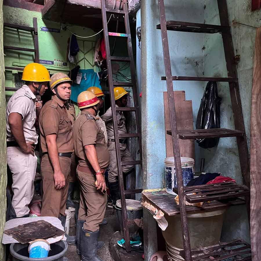 Fire broke out in Ballygunj beltala slum, one died in hospital on Tuesday dgtl