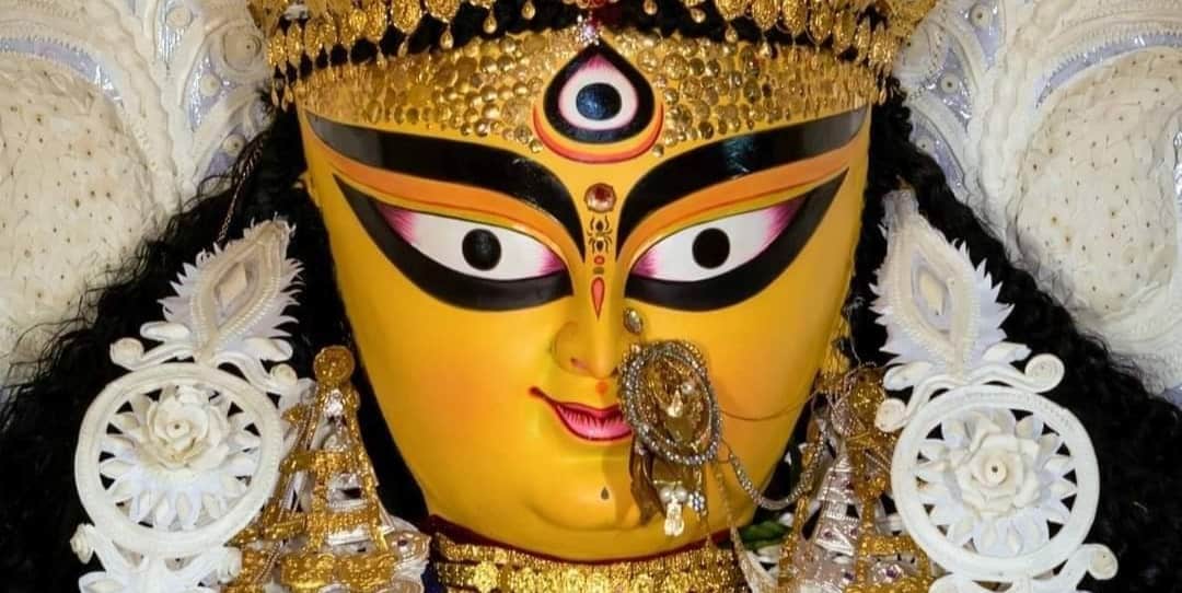 আড়াইটে নাগাদ অঞ্জলি দেওয়া যাবে নবমীর। এ দিনই দুপুর ৩টে নাগাদ হবে নবমীর বলিদান। 