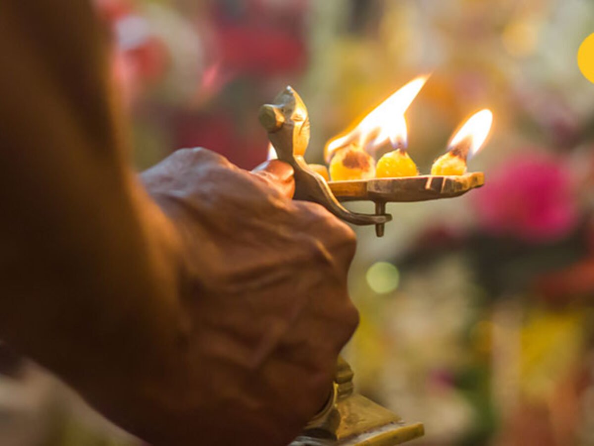 বিকেলে হবে যজ্ঞ এবং আরতি। এর পর সন্ধ্যায় সন্ধ্যারতি হবে। 