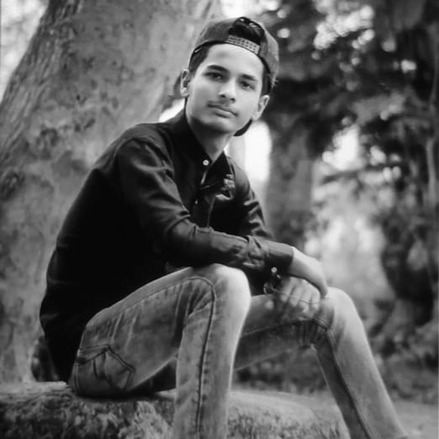 A person died in a road accident in Hooghly dgtld