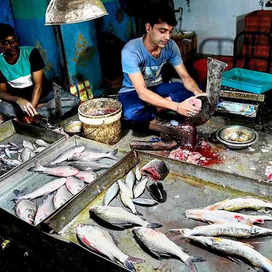 Protests arise against the BJP's 'instructions' to keep fish and meat shops closed on the day of Chhath Puja in Andal