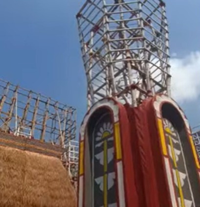  দক্ষিণ কৃষ্ণনগরের ‘কালীনগর অনন্যা’র পুজো দেখতে এমনিই আপনি ছুটে যাবেন ‘মাটির টানে’। চলতি বছরে তাদের ভাবনাই এটি। 