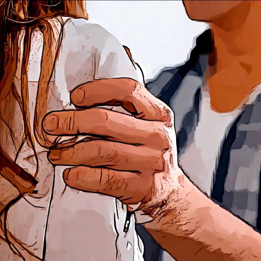 এই ধরনের খবরের ক্ষেত্রে আসল ছবি প্রকাশে আইনি নিষেধাজ্ঞা থাকে।