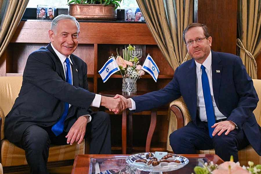 Pakistan preparing to send force in Gaza while Netanyahu says Israel will decide which international forces are unacceptable