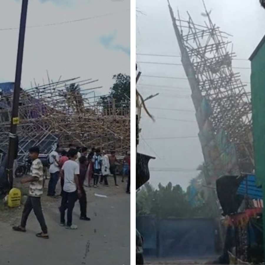 (বাঁ দিকে) চন্দনগরের ভগ্ন মণ্ডপ। (ডান দিকে) তমলুকে ঝড়ে ভেঙে পড়ে জগদ্ধাত্রী পুজোমণ্ডপের সামনের গেট।