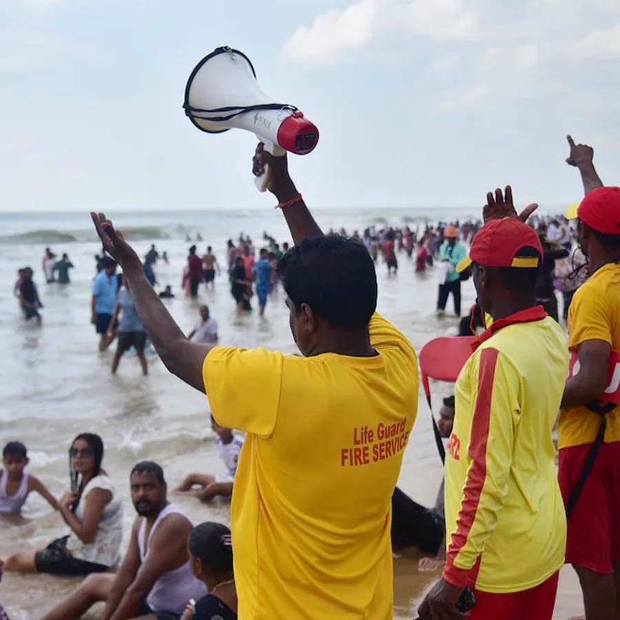 Cyclone Montha triggers high alert in Andhra Pradesh, Odisha dgtl