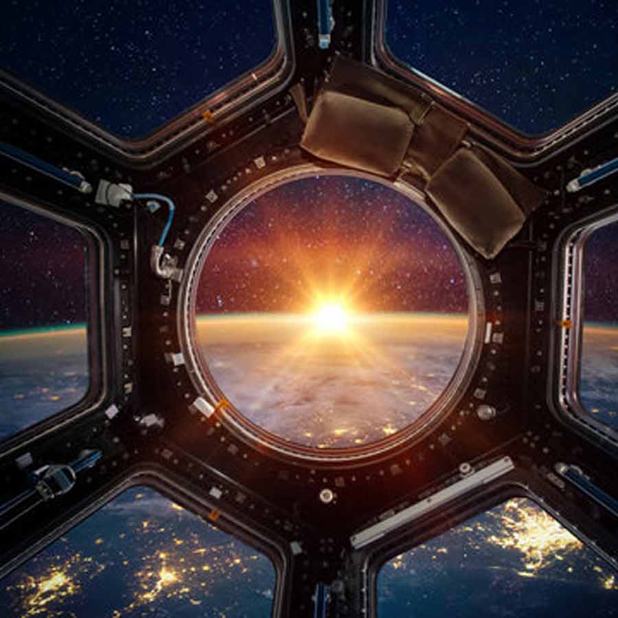 মহাকাশকেন্দ্রে চিনের দুই মহাকাশচারী করলেন নতুন এক পরীক্ষা।