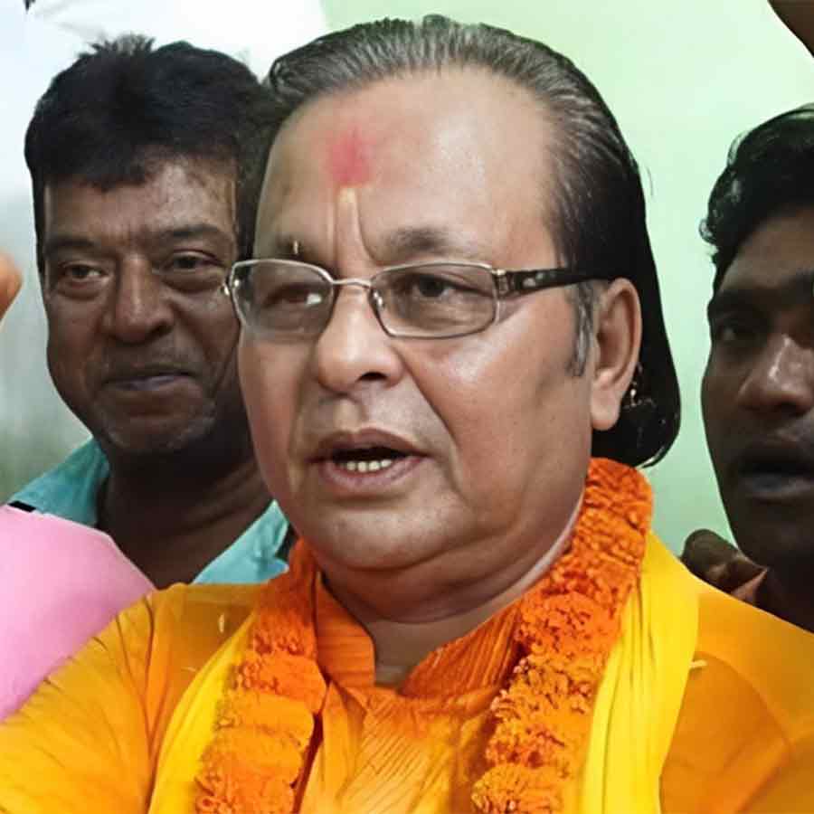 অসীম সরকার।