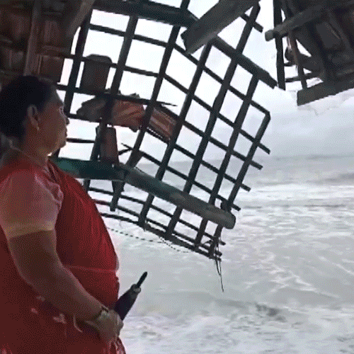 Cyclone Montha impact, trees fall, storm and landslide in Odisha, one dead, red and orange alert on parts of Andhra Pradesh dgtl