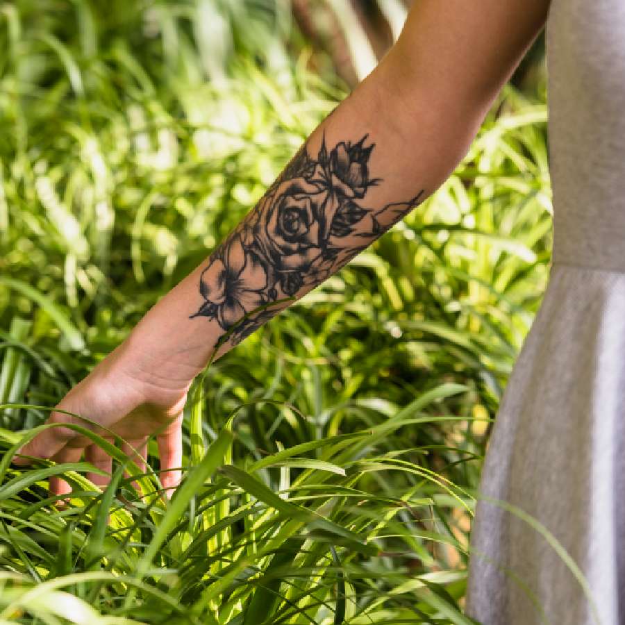 পুরনো ট্যাটু মনে ধরছে না? না মুছেও কী ভাবে সকলের চোখের আড়ালে রাখা যায় সেটি?