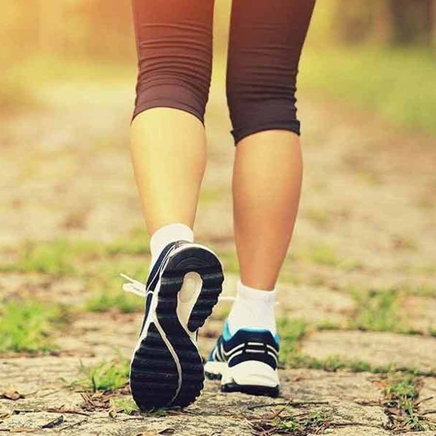 A new study reveals the best way and pace to walk 10000 steps every day