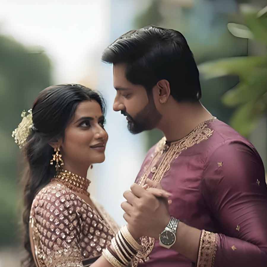 New speculations in Tollywood that actress Ushashi Ray and Sushmit Mukherjee dgtl