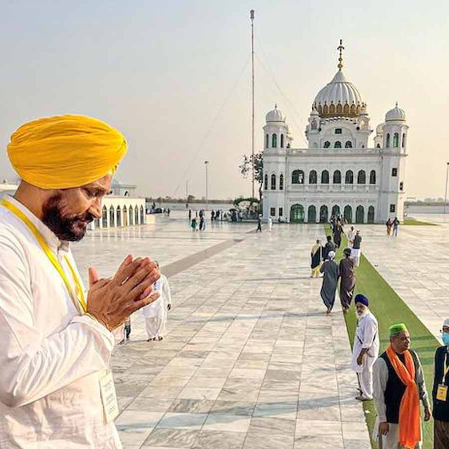 Pakistan High Commission says they have issued 2100 visas for Indian Sikhs ahead of Guru Nanak Jayanti dgtl