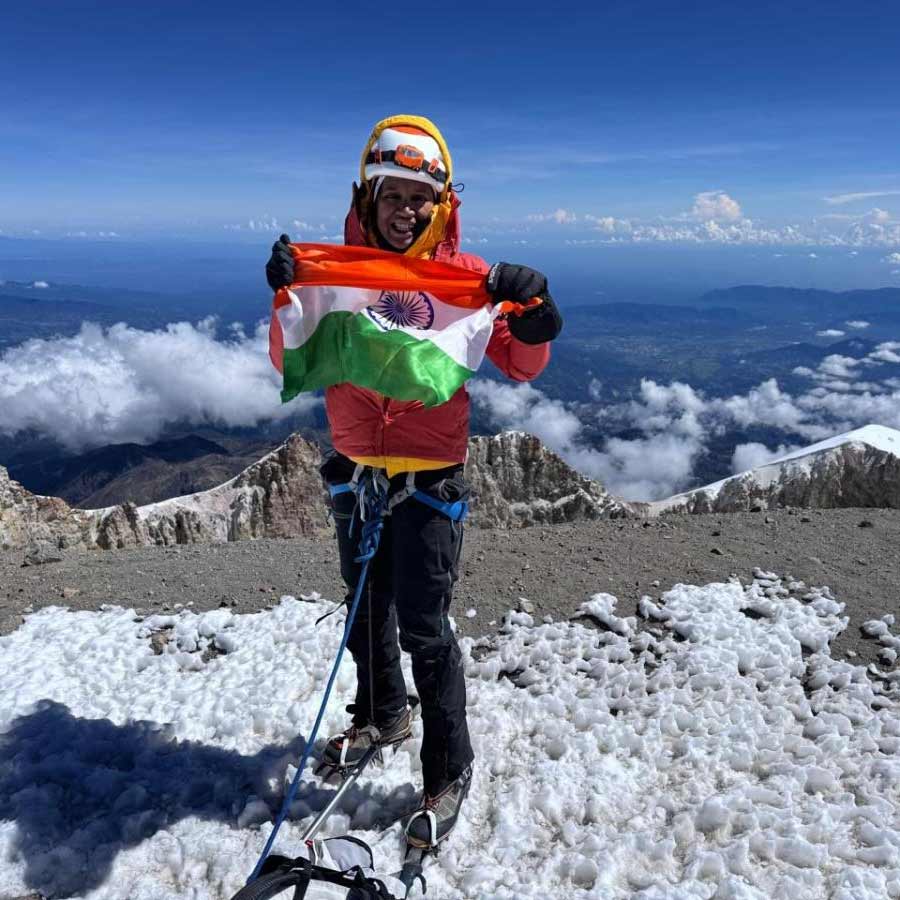 পিকো দি ওরিজ়াবার শীর্ষে অর্পিতা।