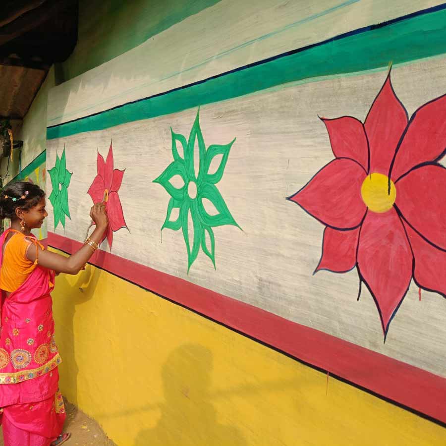 Wall arts started to be a part of tourism business at purulia