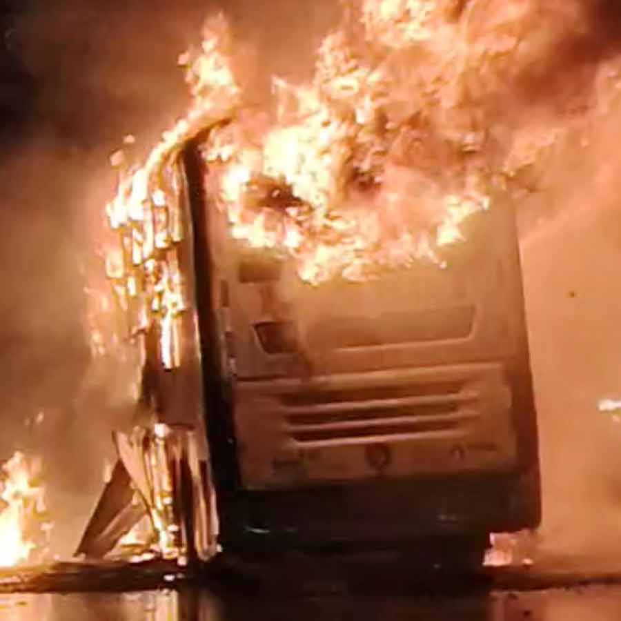 Kurnool Police suspect third vehicle\\\\\\\\\\\\\\\\\\\\\\\\\\\\\\\\\\\\\\\\\\\\\\\\\\\\\\\\\\\\\\\'s involvement in Andhra bus fire Case