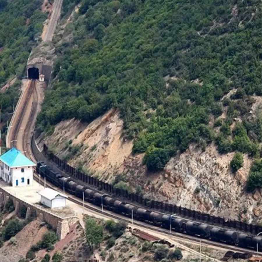 Iran and Russia are building a railway line jointly to ignore western sanctions