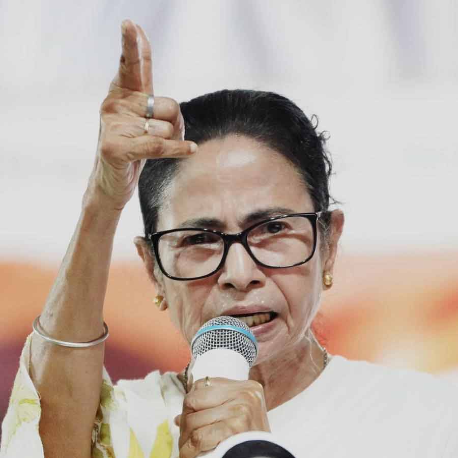 Mamata Banerjee slams BJP after three consecutive incidents of alleged SIR fear reported in Bengal dgtl