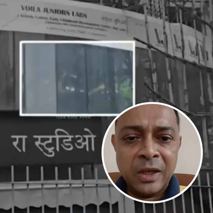 How police broke into Mumbai Powai building and rescued all the children who were held hostage dgtl