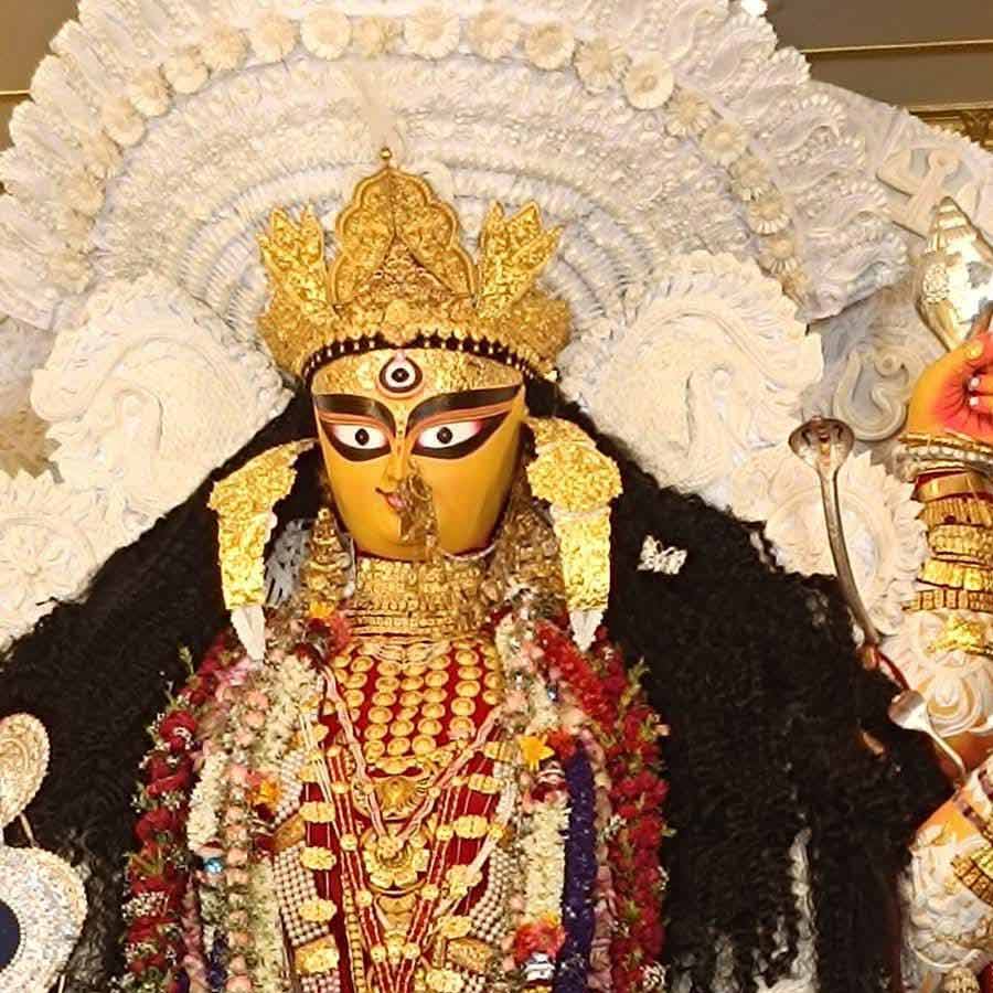 Burima Jagaddhatri decorated with 12 kg gold ornaments in Krishnanagar dgtld