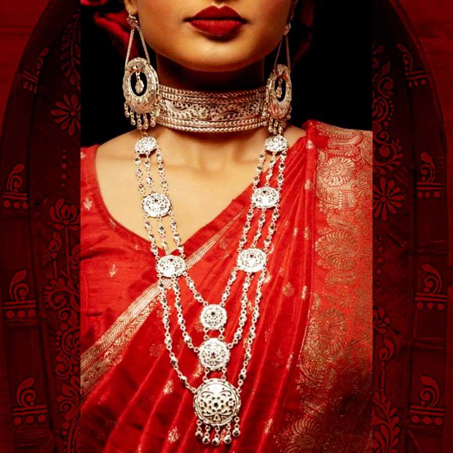 বিয়েতে শুধু সোনার গয়না কেন? রুপোর নানা নকশার গয়না পরেও ছক ভাঙতে পারেন কনেরা