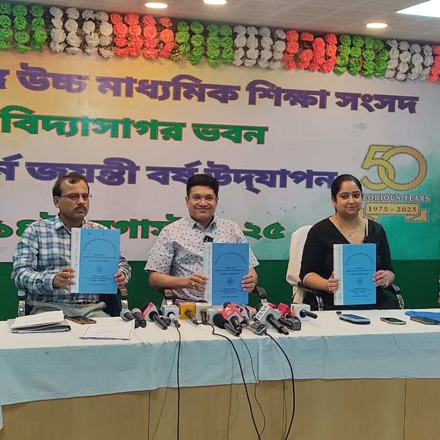 55 students from two schools in the top 10 of the merit list! What is the mantra behind such success in the first phase of Higher Secondary? Dgtl
