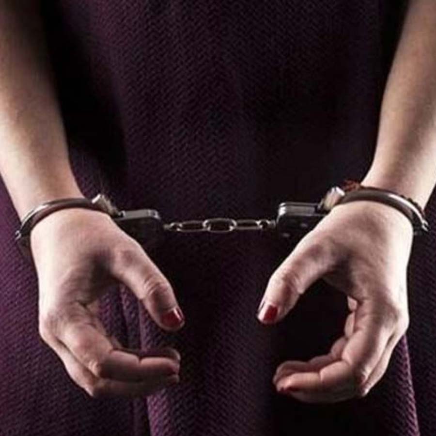 Kolkata Police nabs woman from ‘Gujarati gang’, After interrogation, Rs 9 lakh stolen from bus recovered dgtl