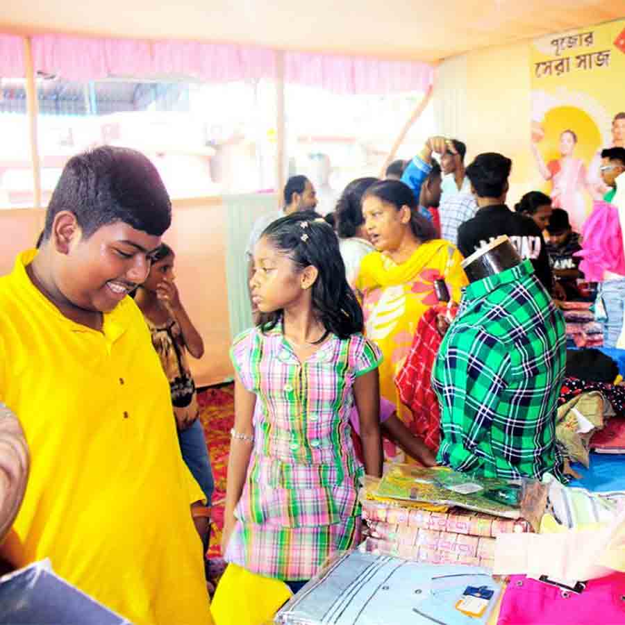 A puja committee of Ashoknagar established a temporary Shopping mall for poor handicap children to shop for free
