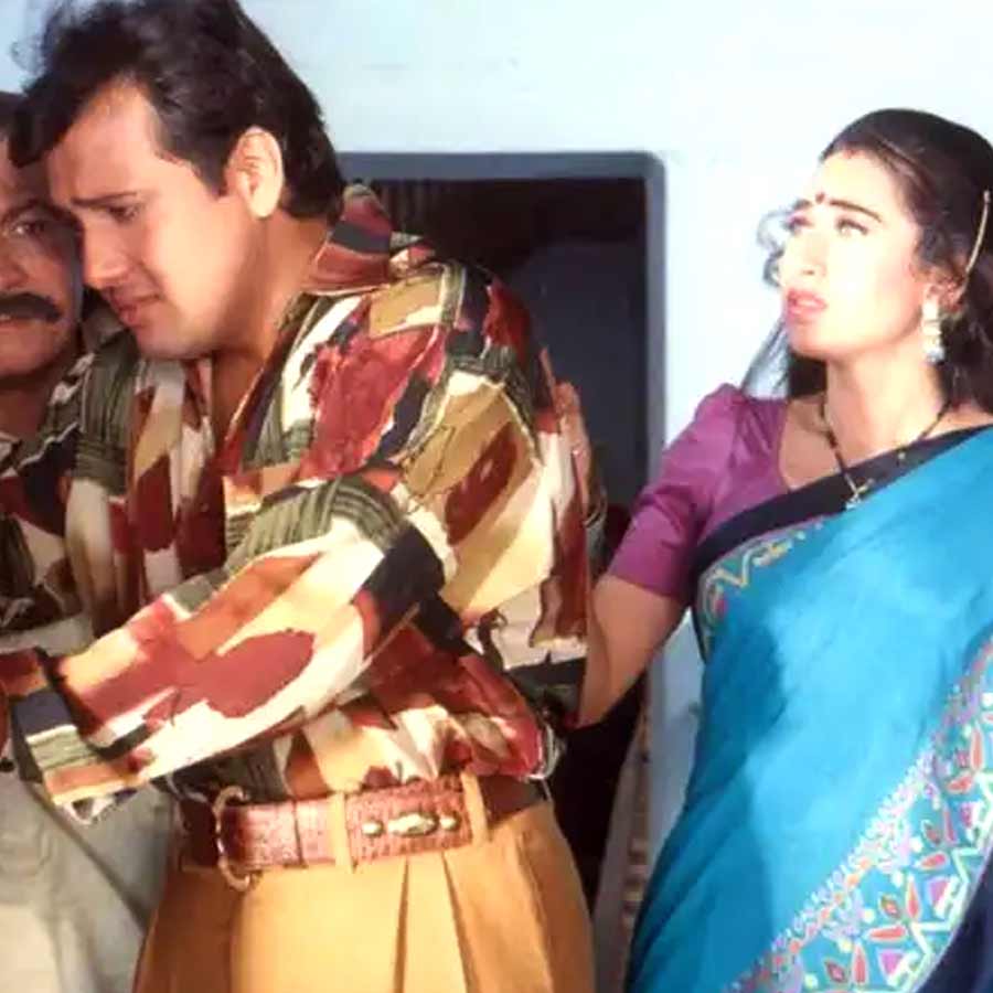 হিন্দি ভাষার পাশাপাশি তেলুগু এবং মালয়ালম ভাষার ছবিতেও অভিনয় করেছিলেন কাঞ্চন। তবে বলিউডেই মন পড়েছিল তাঁর। ১৯৯৫ সালে ডেভিড ধওয়ানের পরিচালনায় প্রেক্ষাগৃহে মুক্তি পায় ‘কুলি নম্বর ওয়ান’। এই ছবিতে গোবিন্দ এবং করিশ্মা কপূরের সঙ্গে অভিনয় করতে দেখা গিয়েছিল তাঁকে।