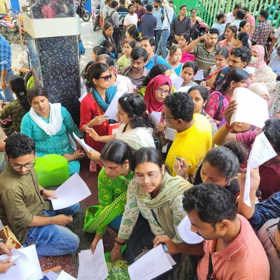 What candidates should bring with them to the verification for SSC 11th and 12th interview dgtl