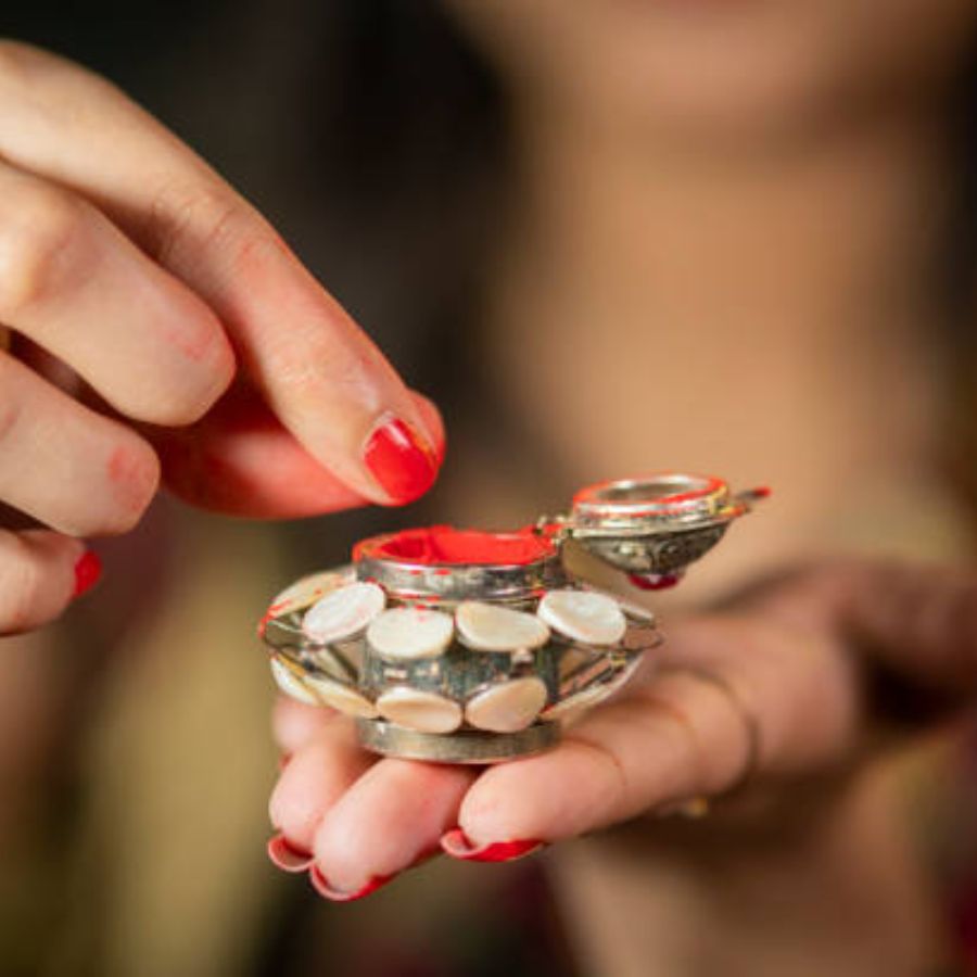 Follow a simple care routine to avoid hair damage caused by vermilion dgtl