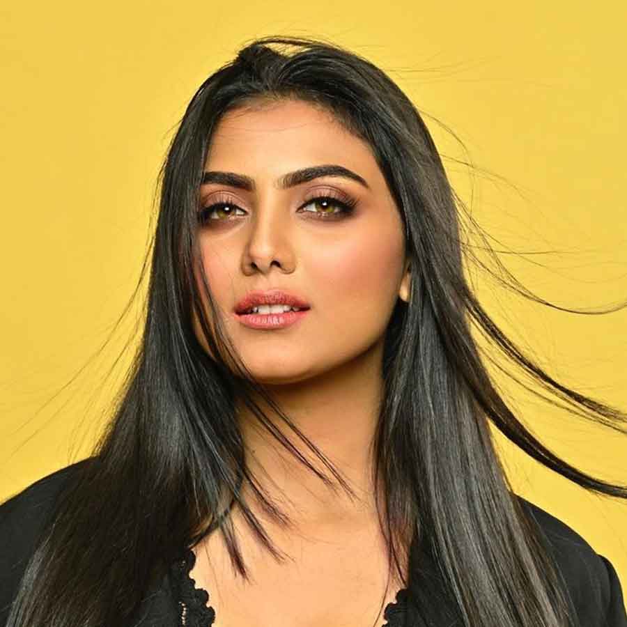 Tollywood Actor Idhika Paul talks about her new movie, success and date speculation with megastar Dev dgtl