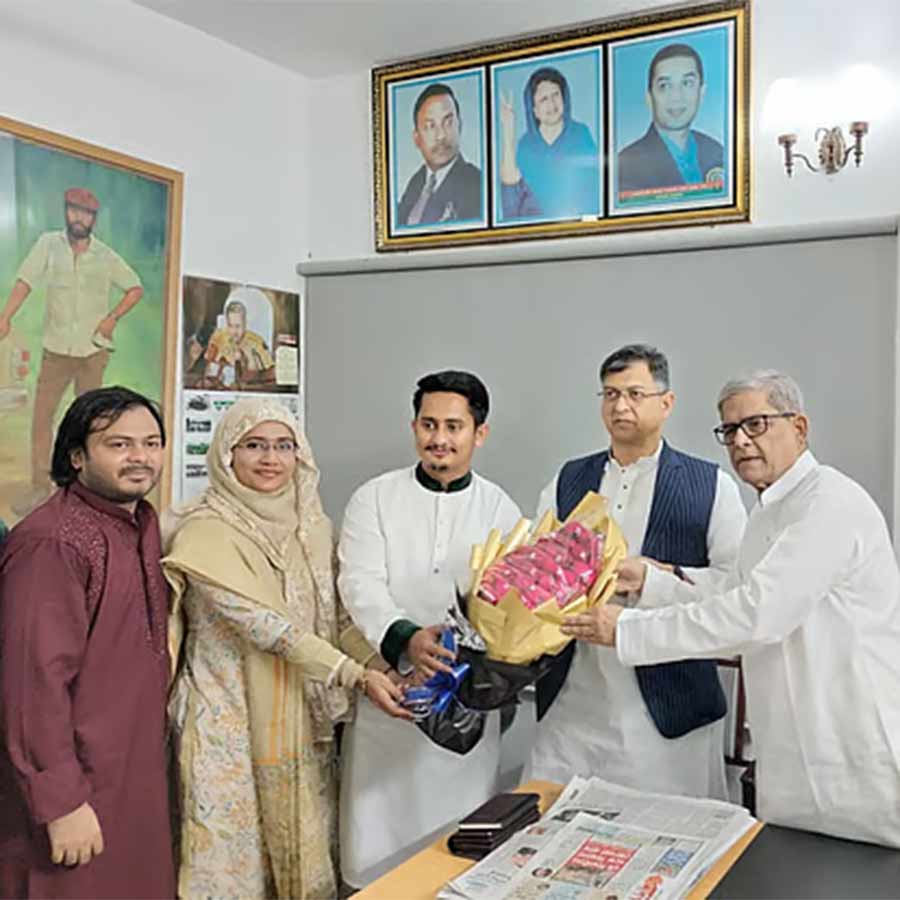NCP extends floral greetings on 47th founding anniversary of BNP dgtl