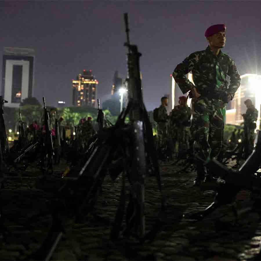 Thousands protest in Indonesia as Army deployed in capital Jakarta dgtl