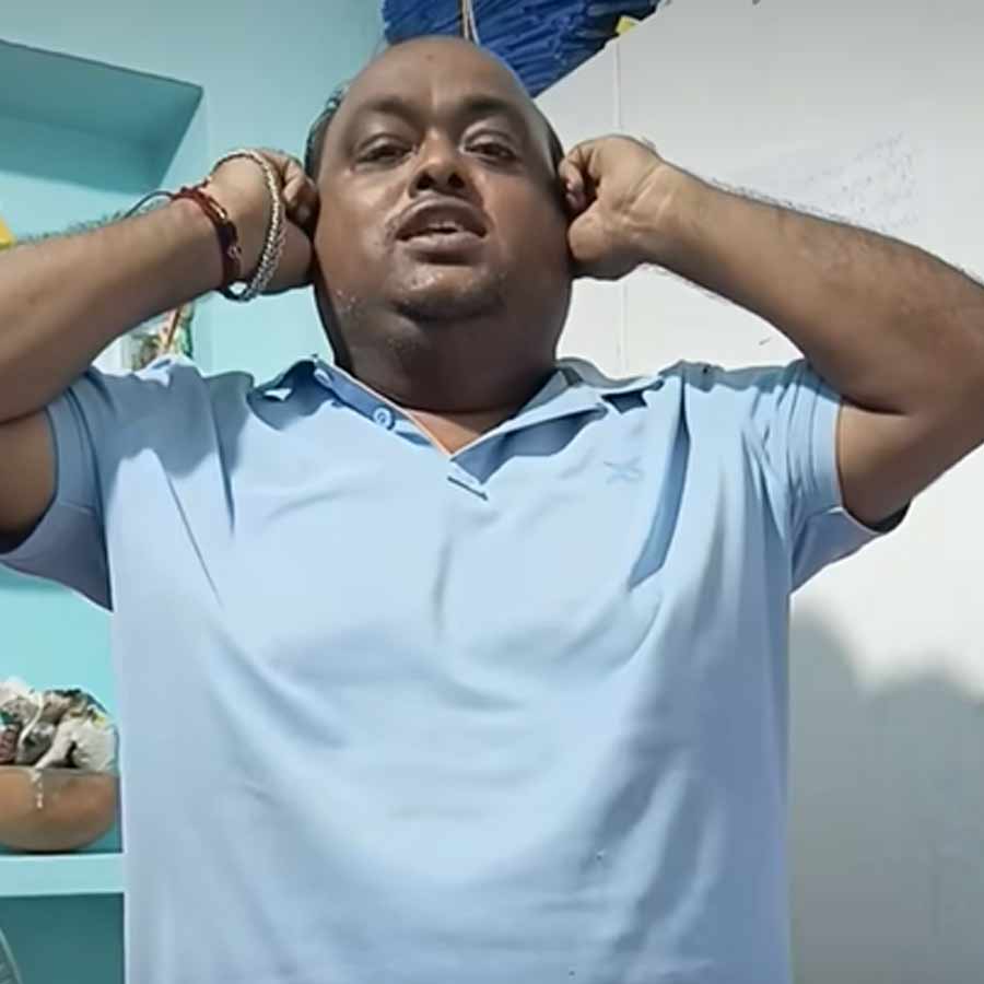 TMC Councillor Partha Sarathi Maiti posts video of doing sit-ups holding ears, says he is ashamed of leaders like Suvendu Adhikari dgtld