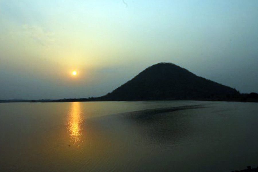 বড়ন্তী থেকে সূর্যাস্তের সৌন্দর্য।