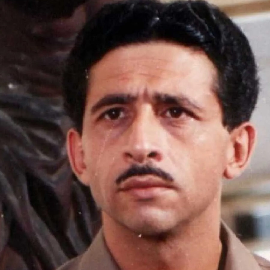 Naseeruddin Shah was married to 15 years older Parveen Murad, took 12 years to pay alimony
