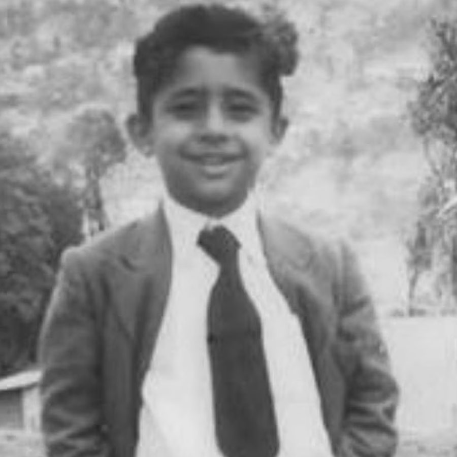 Naseeruddin Shah was married to 15 years older Parveen Murad, took 12 years to pay alimony