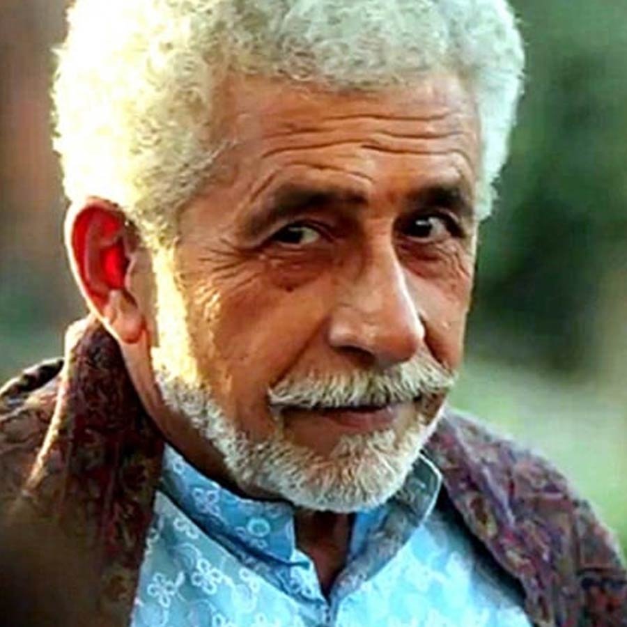 Naseeruddin Shah was married to 15 years older Parveen Murad, took 12 years to pay alimony