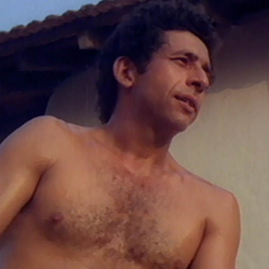 Naseeruddin Shah was married to 15 years older Parveen Murad, took 12 years to pay alimony