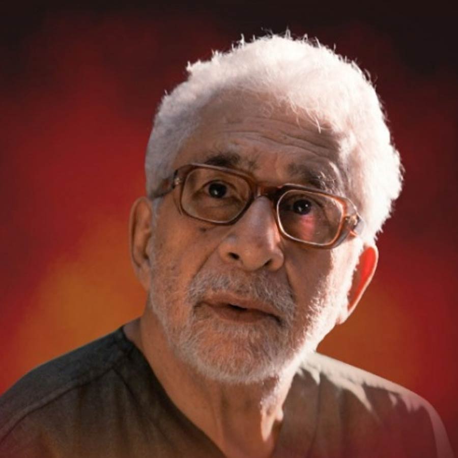Naseeruddin Shah was married to 15 years older Parveen Murad, took 12 years to pay alimony