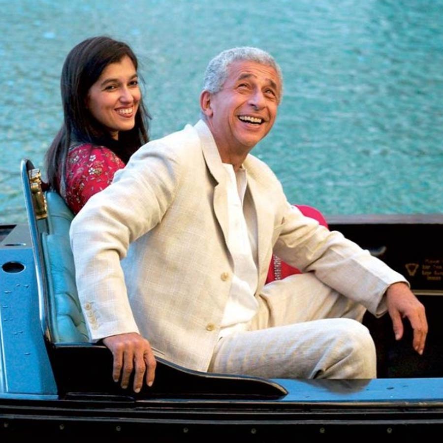 Naseeruddin Shah was married to 15 years older Parveen Murad, took 12 years to pay alimony