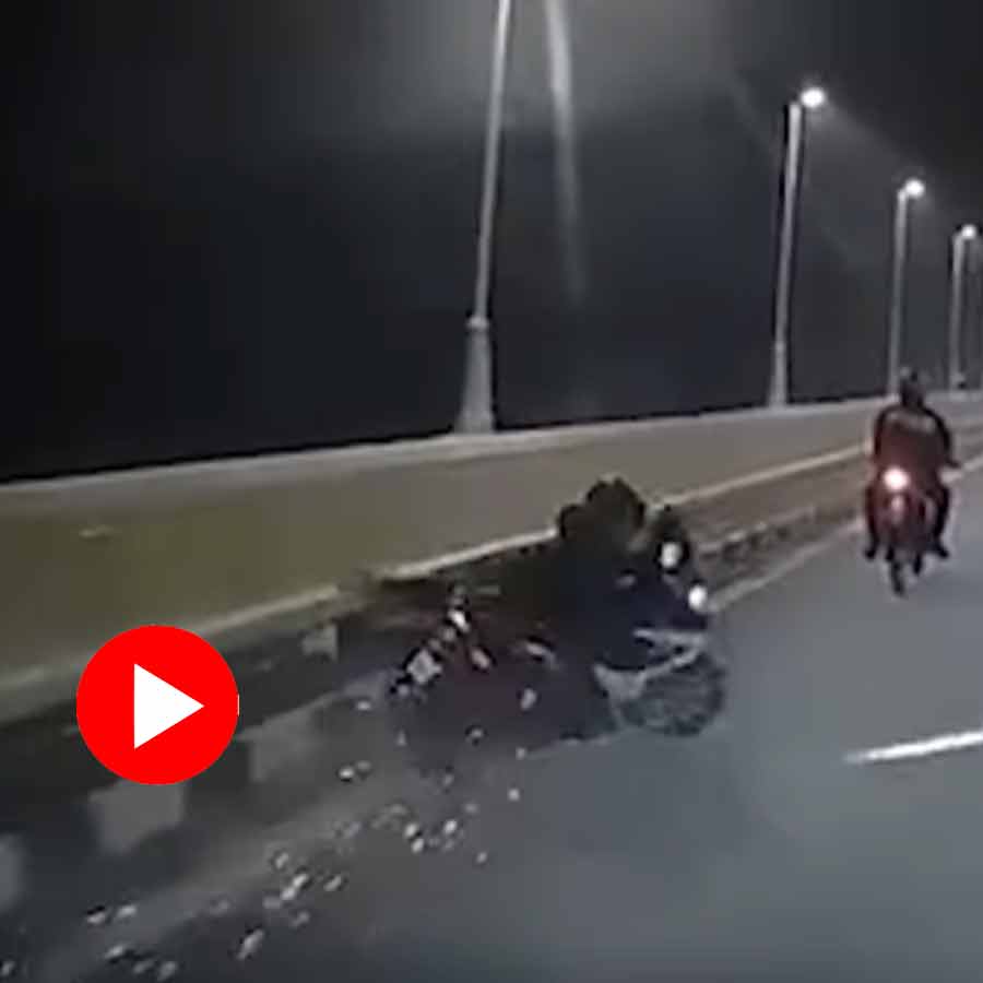 Dashcam footage of motorcyclist flung off bike after barrier collision dgtl