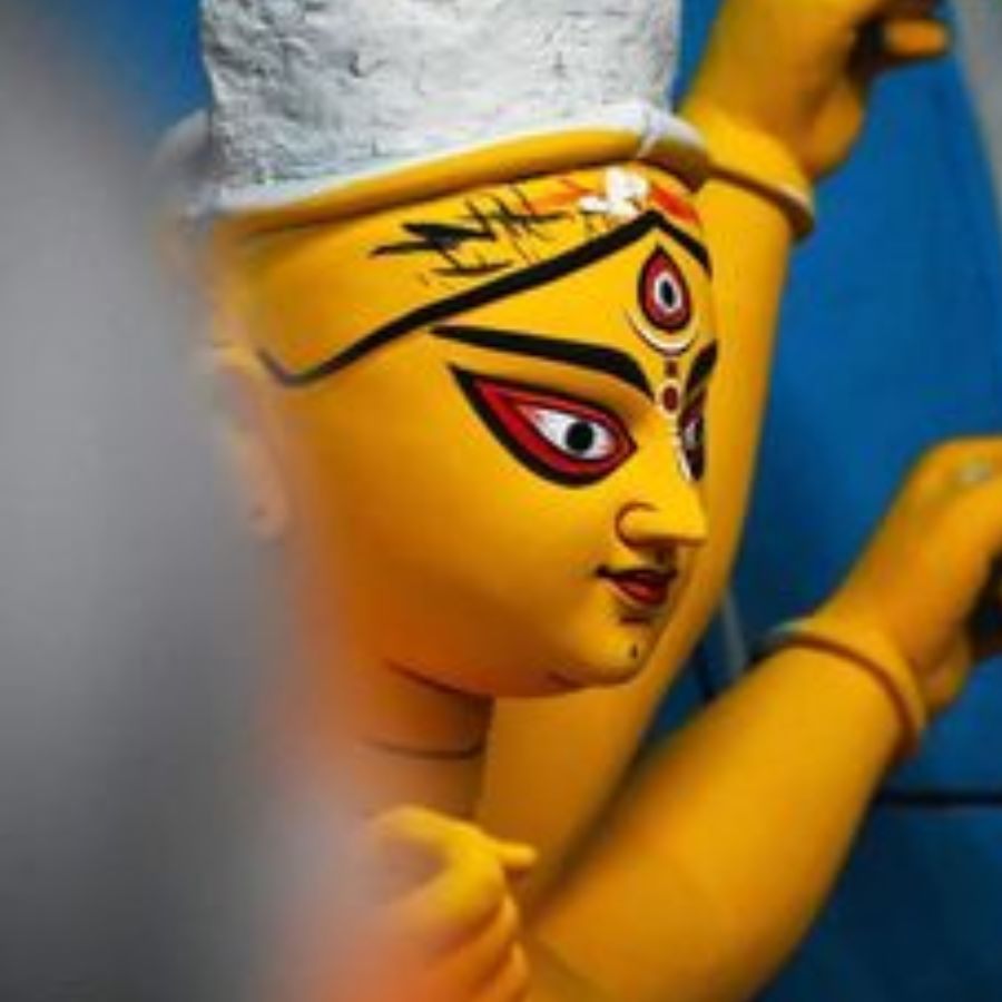 আর্যাও দেবী দুর্গার আরেক নাম যার অর্থ দেবীর দয়াময়ী রূপ। 