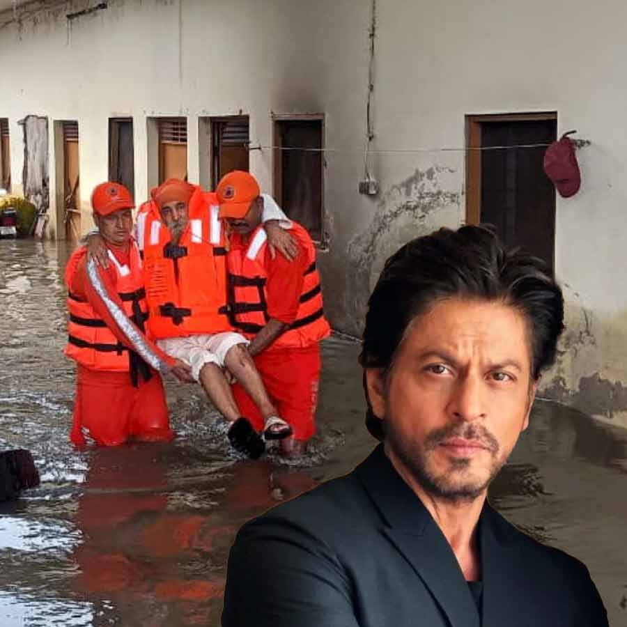 Shah Rukh Khan Sends Prayers & Strength To Punjab Flood Victims