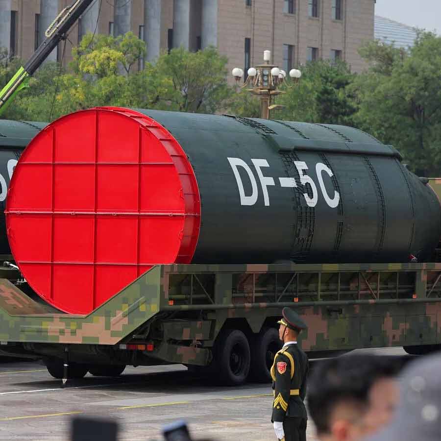 China shows off powerful nuclear missile on V-day parade