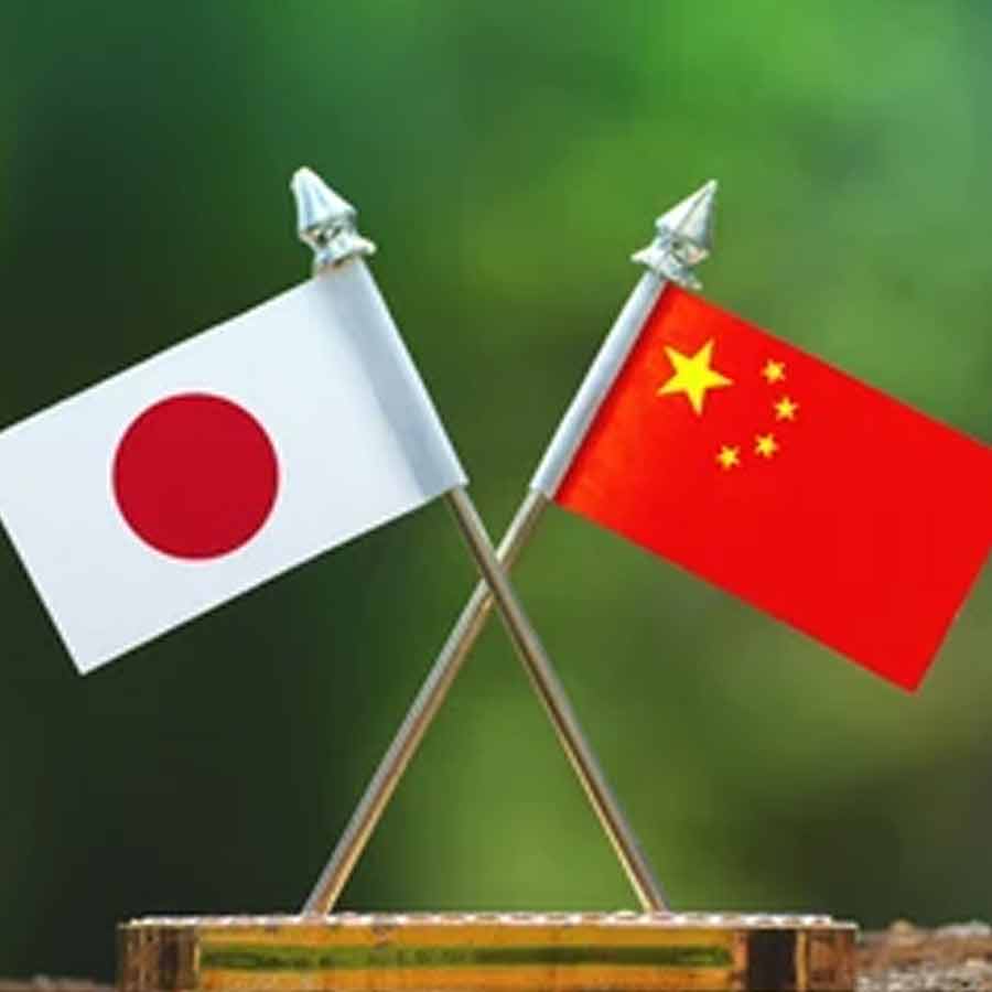 China shows off powerful nuclear missile on V-day parade