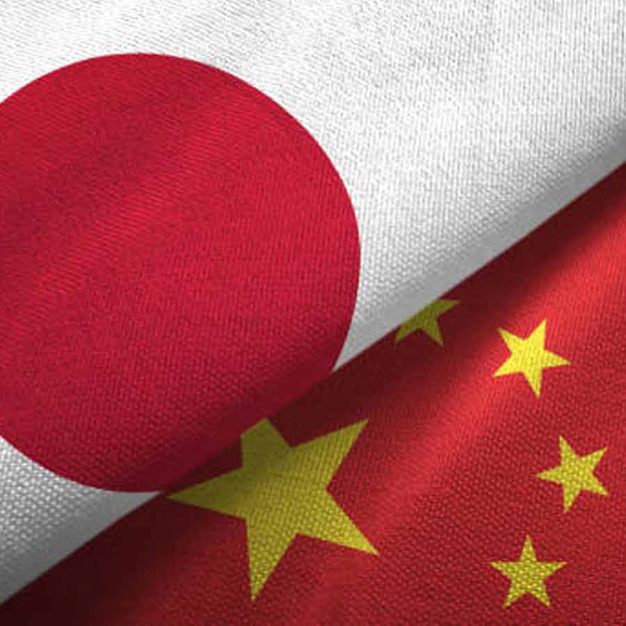 China shows off powerful nuclear missile on V-day parade